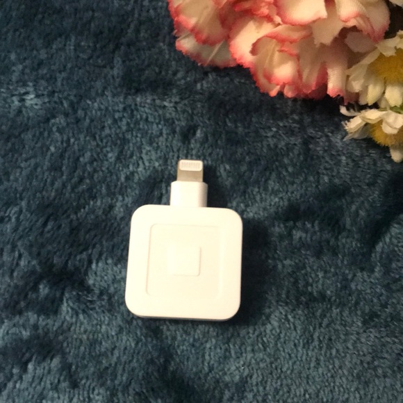 Square Reader for Magstripe with Lightning Connection. NWOB - Picture 2 of 3